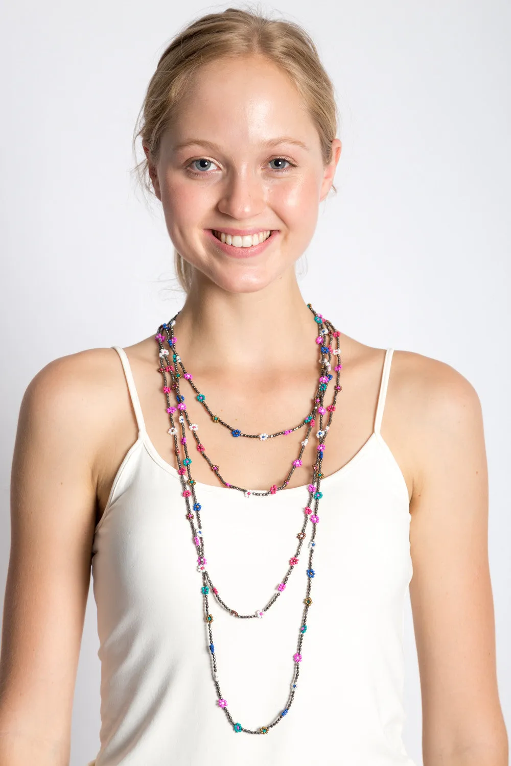 Daisy Chains Necklace (Pink)