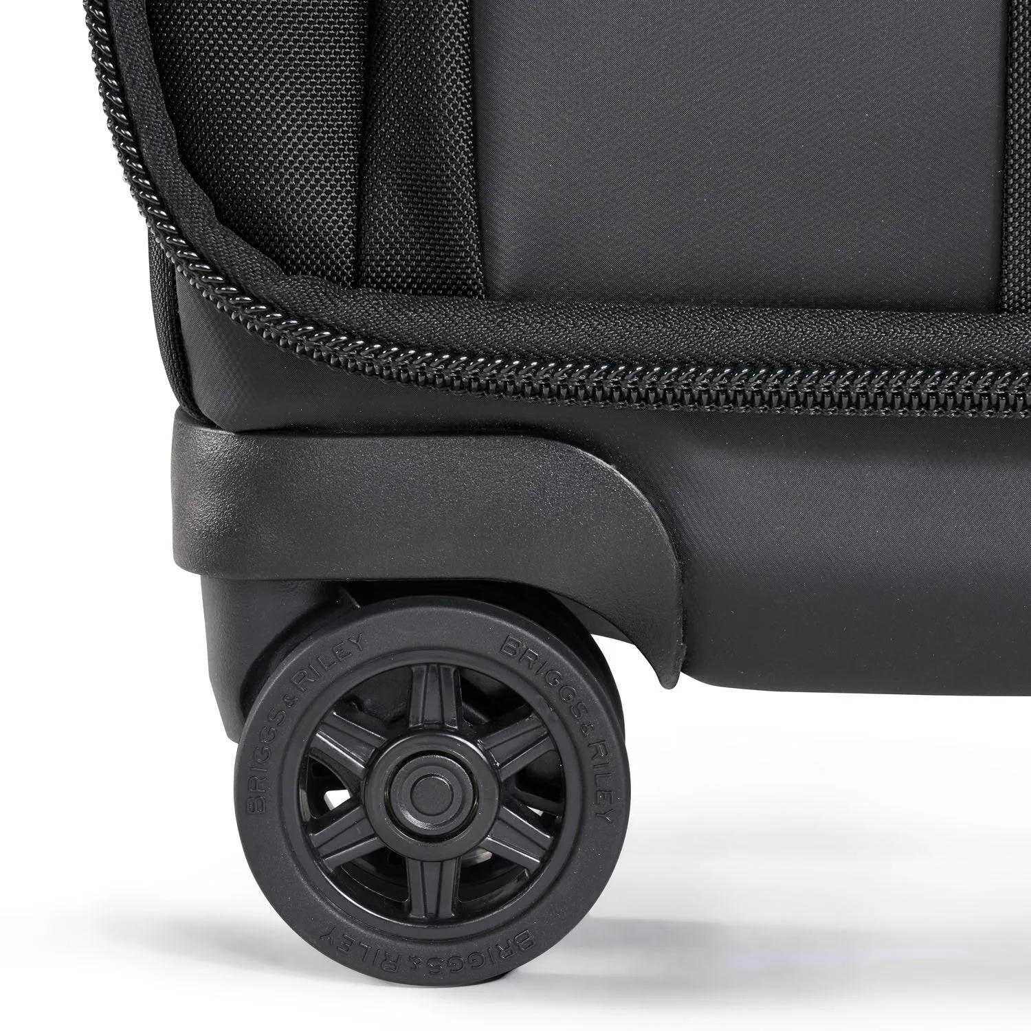 International 53cm Carry-on Expandable Spinner