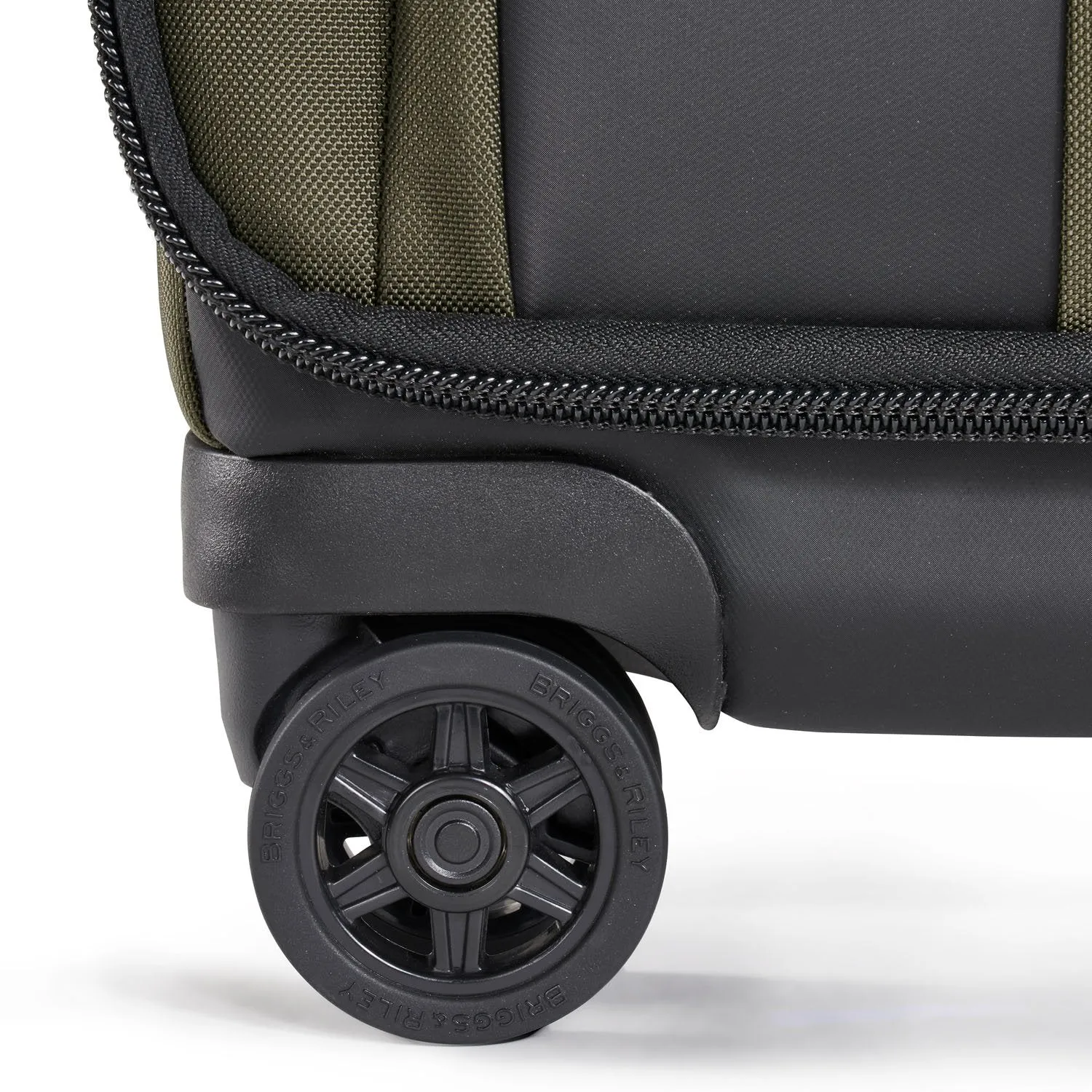 International 53cm Carry-on Expandable Spinner